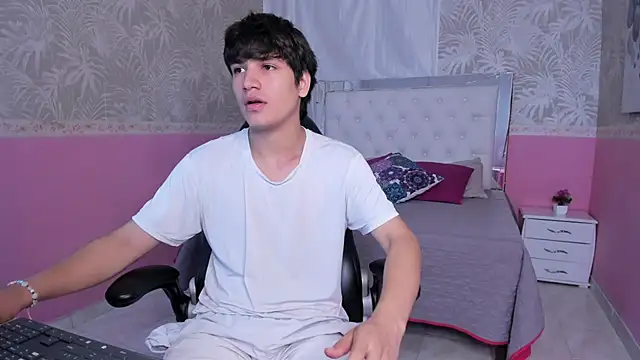 Snapshot of JakeSummer_ chatting on November 27, 2025, 1:13 pm JakeSummer online show from November 27, 2025, 1:13 pm