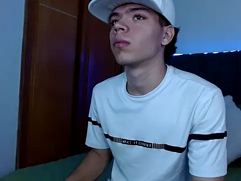 Snapshot of Lincon_Ale chatting on November 29, 2025, 7:28 pm Lincon Ale online show from November 29, 2025, 7:28 pm