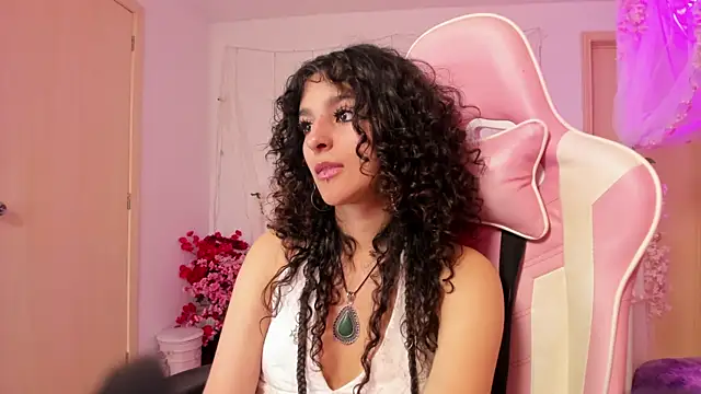 Snapshot of gummo_ chatting on November 25, 2025, 8:42 pm gummo online show from November 25, 2025, 8:42 pm