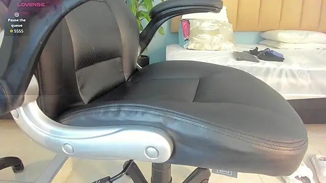 lexiemonroe2 online show from November 28, 2025, 7:05 pm