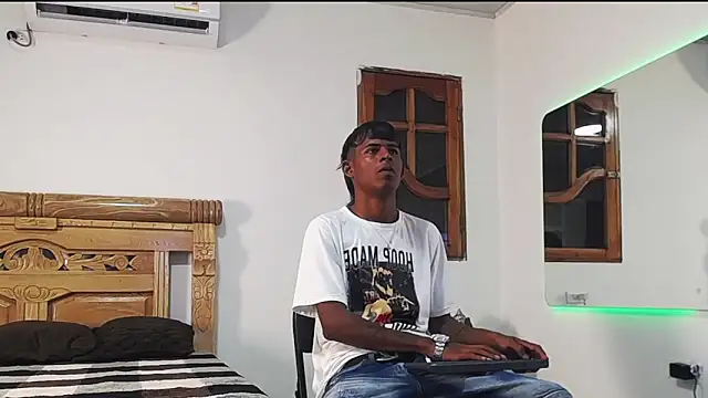 black boy22  online show from November 26, 2025, 2:01 am