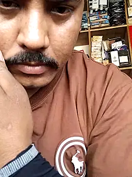 Snapshot of Roy___121 chatting on May 30, 2026, 9:39 am Roy 121 online show from May 30, 2026, 9:39 am