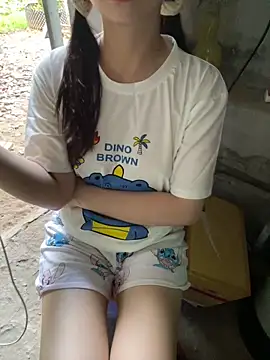 XndSeraphina online show from April 11, 2026, 9:57 am