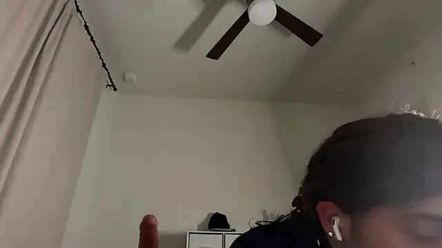 Snapshot of sethhtx713 chatting on June 19, 2026, 10:52 am sethhtx713 online show from June 19, 2026, 10:52 am