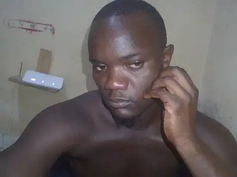 Snapshot of UsTwo_ chatting on December 2, 2025, 9:32 pm UsTwo online show from December 2, 2025, 9:32 pm