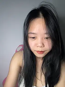 Kiee-lee online show from November 30, 2025, 1:26 pm