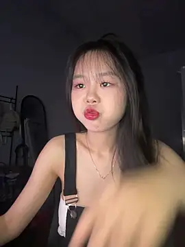 Kiee-lee online show from April 3, 2026, 3:32 pm