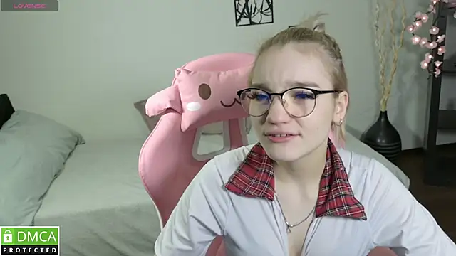 Megan Lora online show from January 15, 2026, 12:59 am