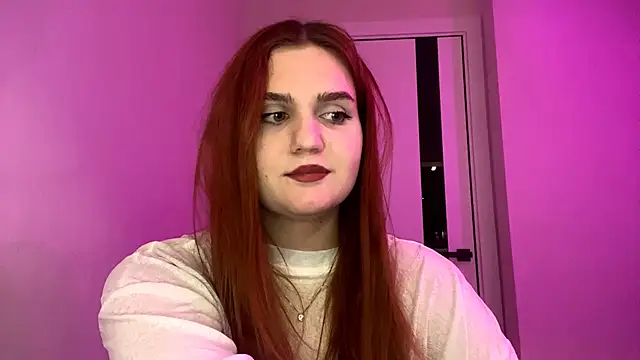 Snapshot of Red_Ava chatting on December 4, 2025, 3:43 pm Red Ava online show from December 4, 2025, 3:43 pm