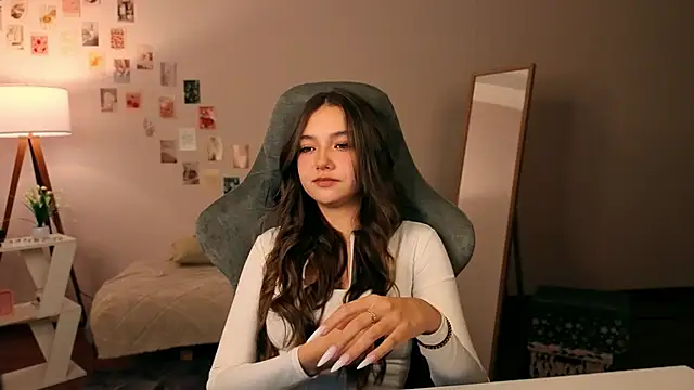 Snapshot of Vexorine chatting on November 22, 2025, 7:35 pm Vexorine online show from November 22, 2025, 7:35 pm