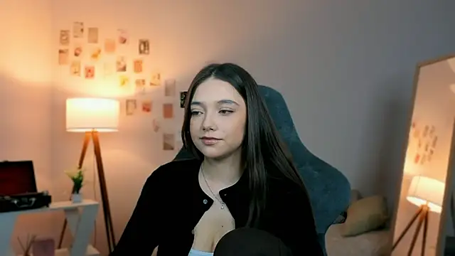 Vexorine online show from April 19, 2026, 7:27 pm