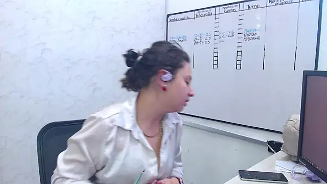 Snapshot of Alice_Sinclair_ chatting on November 24, 2025, 12:38 pm Alice Sinclair online show from November 24, 2025, 12:38 pm