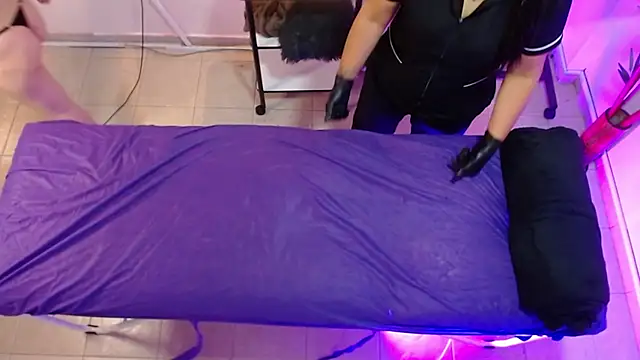 Snapshot of Alice_Sinclair_ chatting on November 27, 2025, 12:18 pm Alice Sinclair online show from November 27, 2025, 12:18 pm