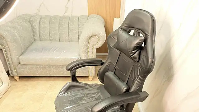 violeta tf online show from December 3, 2025, 1:42 pm