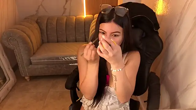 violeta tf online show from March 1, 2026, 1:46 pm