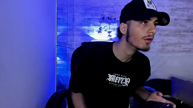 Emir Ozan  online show from December 20, 2025, 11:28 am