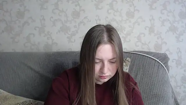 GirlPlayer online show from May 18, 2026, 2:40 am