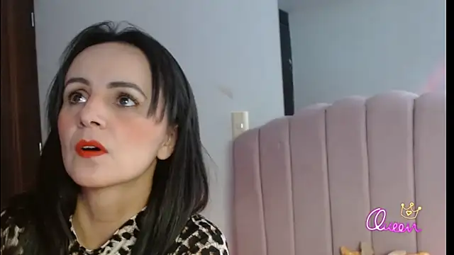 Juliana  lx online show from March 6, 2026, 2:02 pm