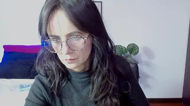 Juliana  lx online show from March 21, 2026, 3:04 pm