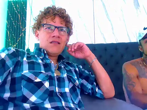 Snapshot of Hot_Latino_x chatting on December 1, 2025, 7:41 pm Hot Latino x online show from December 1, 2025, 7:41 pm