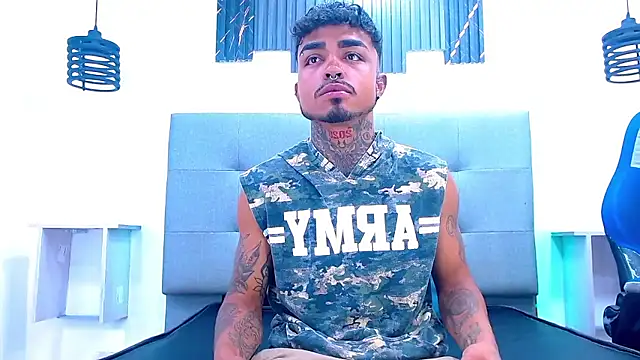 Hot Latino x online show from January 7, 2026, 1:02 pm