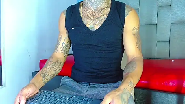 Hot Latino x online show from March 26, 2026, 12:44 pm
