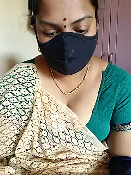 Snapshot of Paru_Tamil_Ponnu chatting on November 26, 2025, 6:14 am Paru Tamil Ponnu online show from November 26, 2025, 6:14 am