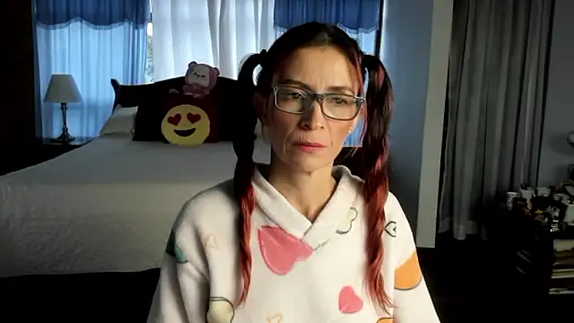 Snapshot of Charlotte-Willson chatting on February 3, 2026, 10:48 pm Charlotte-Willson online show from February 3, 2026, 10:48 pm