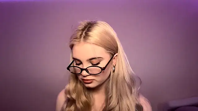 KarissaBoisse online show from November 29, 2025, 5:38 pm