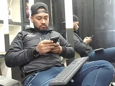 Liam hairy online show from December 4, 2025, 3:16 am