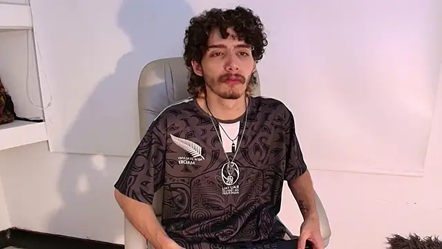 JojoBraando online show from April 7, 2026, 12:11 am