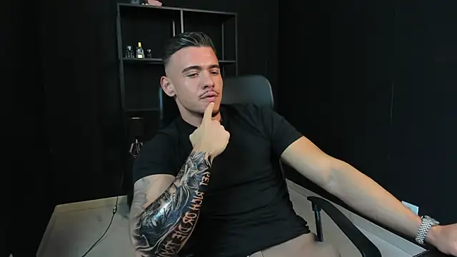 ElijahThorne online show from April 27, 2026, 10:24 am