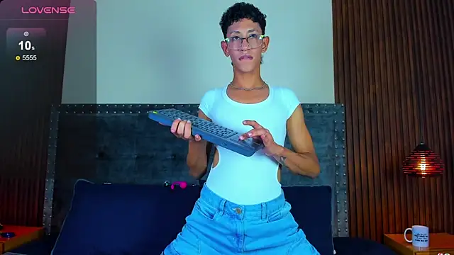 Snapshot of alan_bless18 chatting on November 26, 2025, 7:15 pm alan bless18 online show from November 26, 2025, 7:15 pm