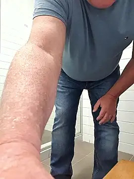 bighopey73 online show from January 9, 2026, 3:20 am