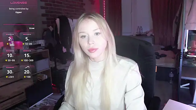 Snapshot of mollydollka chatting on November 23, 2025, 3:12 pm mollydollka online show from November 23, 2025, 3:12 pm