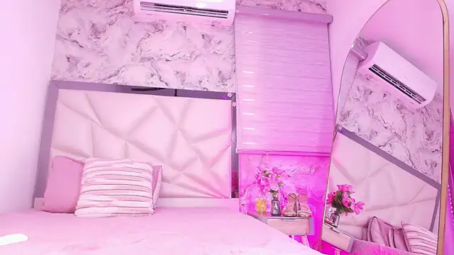 lili jhonson online show from April 11, 2026, 12:09 pm