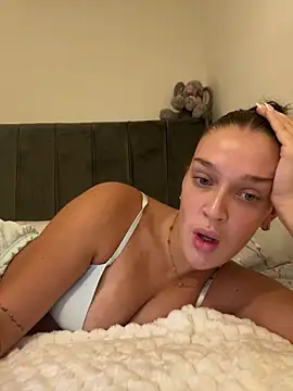 Kerysmae online show from November 29, 2025, 7:28 pm