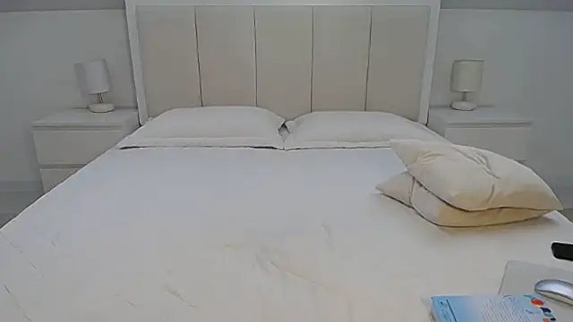 Milena29 online show from September 20, 2025, 4:57 am