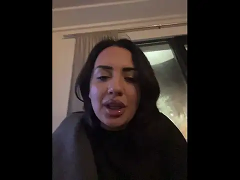     Eva     online show from November 26, 2025, 5:25 pm