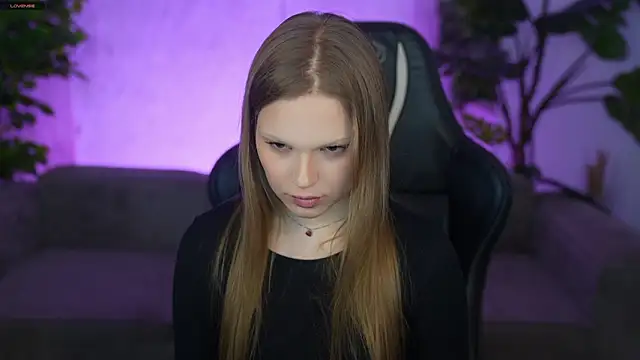 Snapshot of Charlotte_Dreams chatting on March 17, 2026, 3:37 pm Charlotte Dreams online show from March 17, 2026, 3:37 pm