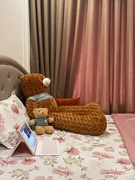 Queen-of-Love online show from March 16, 2026, 8:29 am