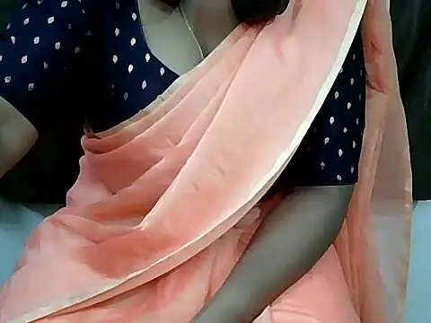 cleopatra9999 online show from April 19, 2026, 6:32 pm