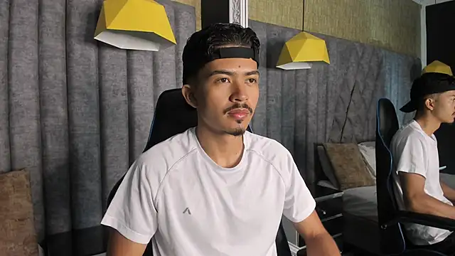 NicolaiKarav online show from December 4, 2025, 11:41 am