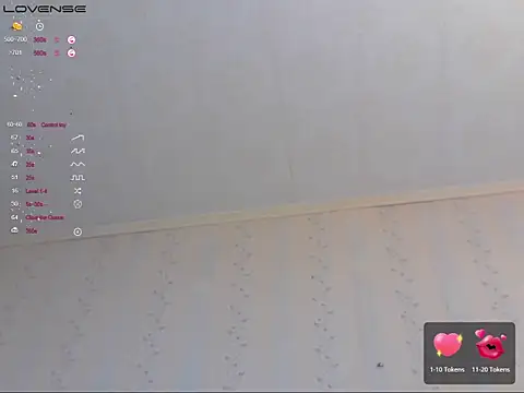 Snapshot of LustfulSarah chatting on January 22, 2025, 11:23 am LustfulSarah online show from January 22, 2025, 11:23 am