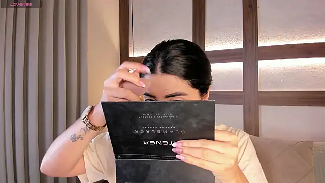 SarhaVega online show from January 9, 2026, 1:25 pm