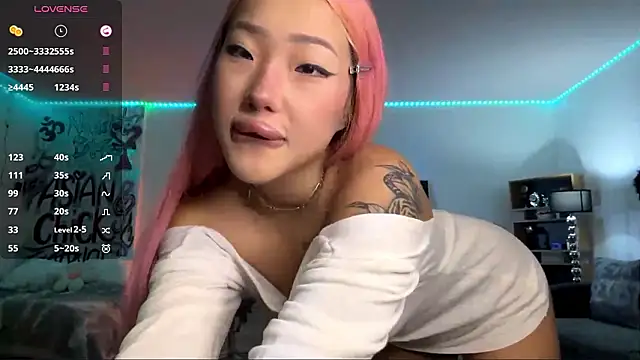 EIeniVanwart online show from March 5, 2026, 6:15 pm