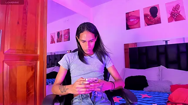 ValeryTs1 online show from April 18, 2026, 7:07 pm