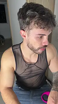 Valenthino Salvatore online show from November 30, 2025, 3:43 am