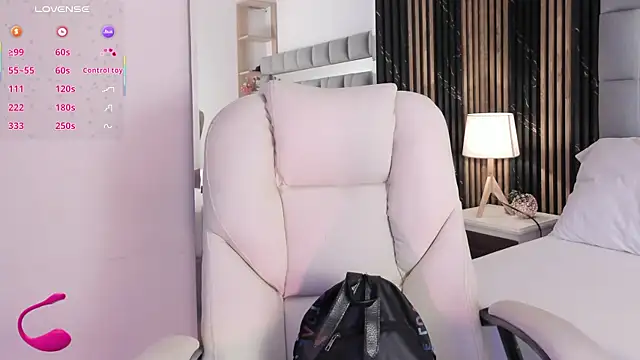 Snapshot of amaia_santini chatting on April 25, 2026, 7:11 pm amaia santini online show from April 25, 2026, 7:11 pm