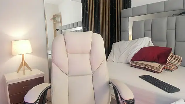 Snapshot of amaia_santini chatting on May 28, 2026, 7:22 pm amaia santini online show from May 28, 2026, 7:22 pm
